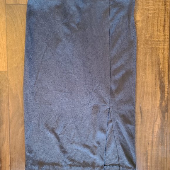 Basic soft grey pencil skirt thick material - Picture 3 of 3